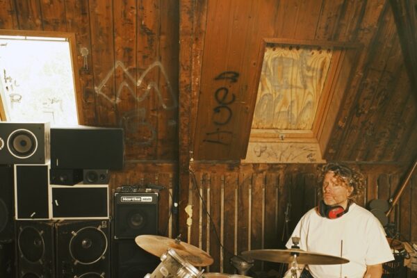 Benny Sings - Castle - BestNewMusic2025 - New Music 2025 > Q4 > W46